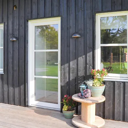 Casa de Férias Amazing Home In Saeby With Sauna *